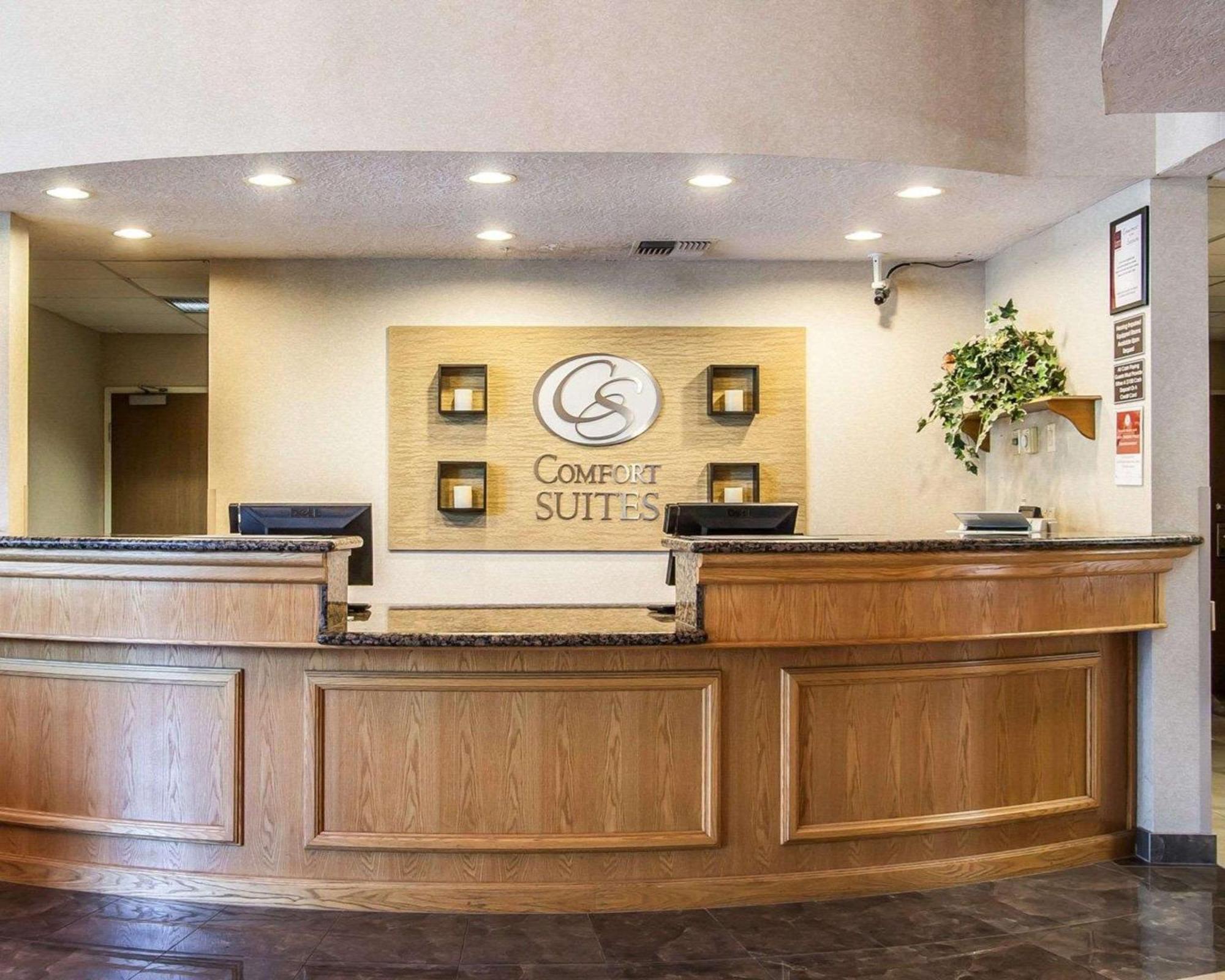 Comfort Suites Clackamas Exterior photo